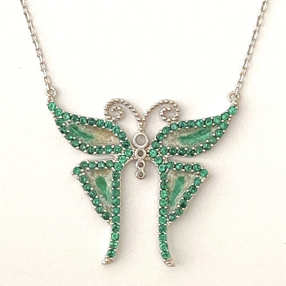🦋925 Silver green butterfly necklace - Picture 5 of 8